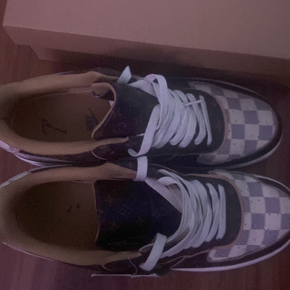 Loui Vuitton AF1 - Picture 2 of 3